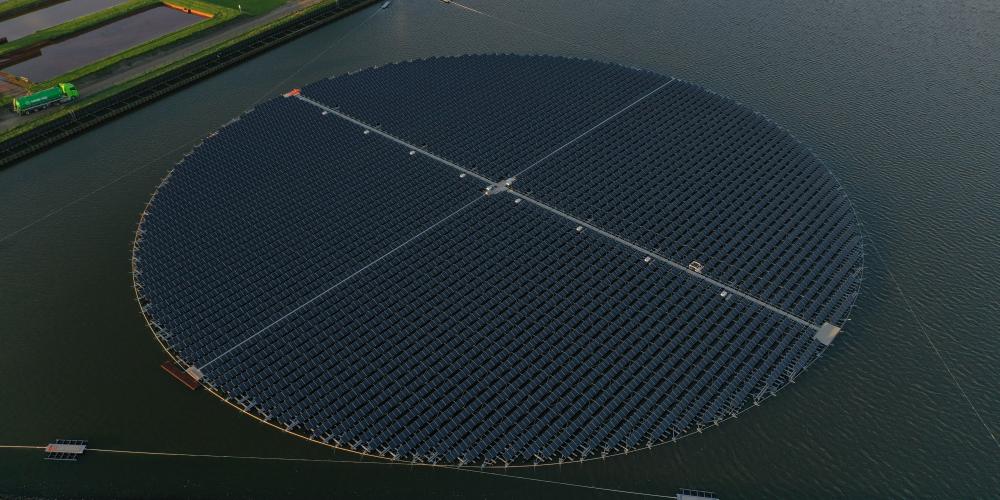 drijvende_zonnepanelen_drone_fotografie.jpg.jpg