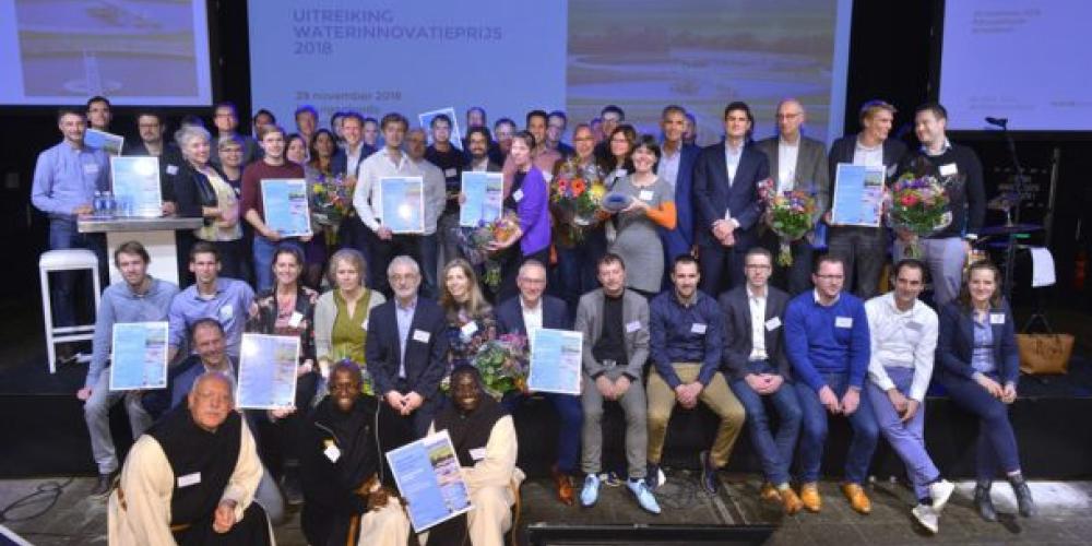 groepsfoto-winnaars-waterinnovatieprijs-2018_850x550-610x335.jpg